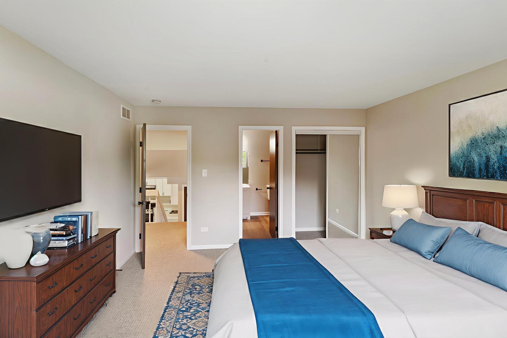 3518 Jacqueline Drive Crete, IL 60417 - Photo 13 of 23 a bedroom with furniture and a flat screen tv