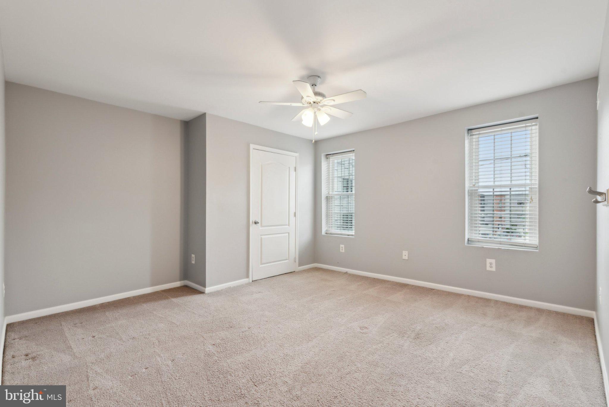 116 Dawson Street Philadelphia, PA 19127 - Photo 10 of 14 Spacious, light-filled room awaits you.