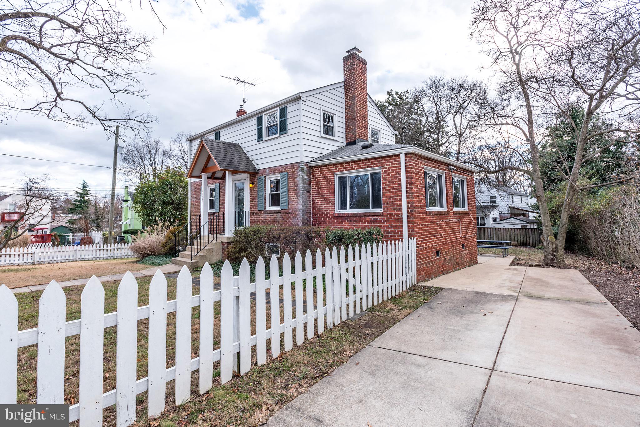 1507 Moffet Road Silver Spring, MD 20903 - Photo 2 of 55 Side view from driveway