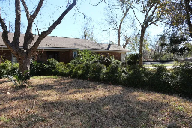 $400,000 | 10715 Willowgrove Drive, Houston, TX 77035