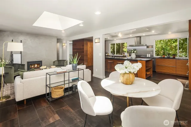 $1,898,000 | 18610 Southeast 58th Street, Issaquah, WA 98027