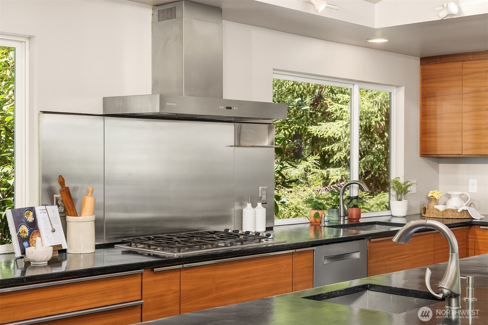 18610 Southeast 58th Street Issaquah, WA 98027 - Photo 16 of 40