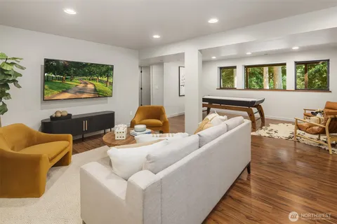 $1,898,000 | 18610 Southeast 58th Street, Issaquah, WA 98027