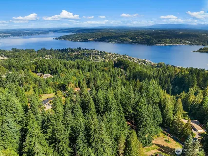 $1,898,000 | 18610 Southeast 58th Street, Issaquah, WA 98027