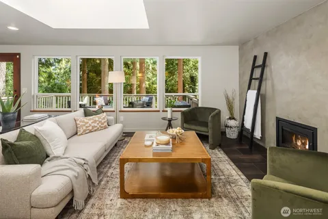 $1,898,000 | 18610 Southeast 58th Street, Issaquah, WA 98027