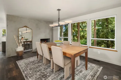 $1,898,000 | 18610 Southeast 58th Street, Issaquah, WA 98027