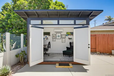 a view of a garage