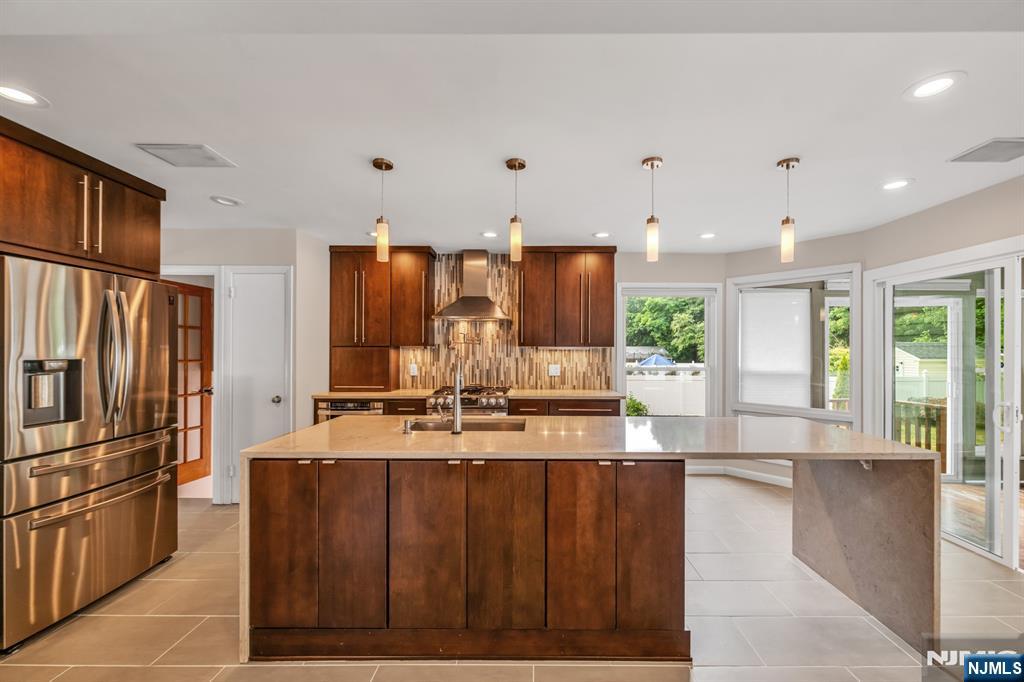 45 Jay Drive Paramus, NJ 07652 - Photo 14 of 41