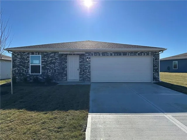 $299,990 | 37745 West 208th Terrace, Edgerton, KS 66021