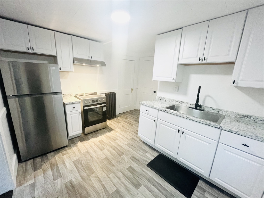 25 R Auburn Street, Unit 2 Woburn, MA 01801 - Photo 2 of 10