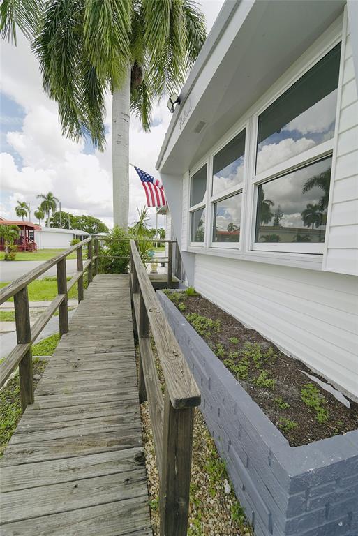 8520 Southwest 18th Court Davie, FL 33324 - Photo 41 of 48