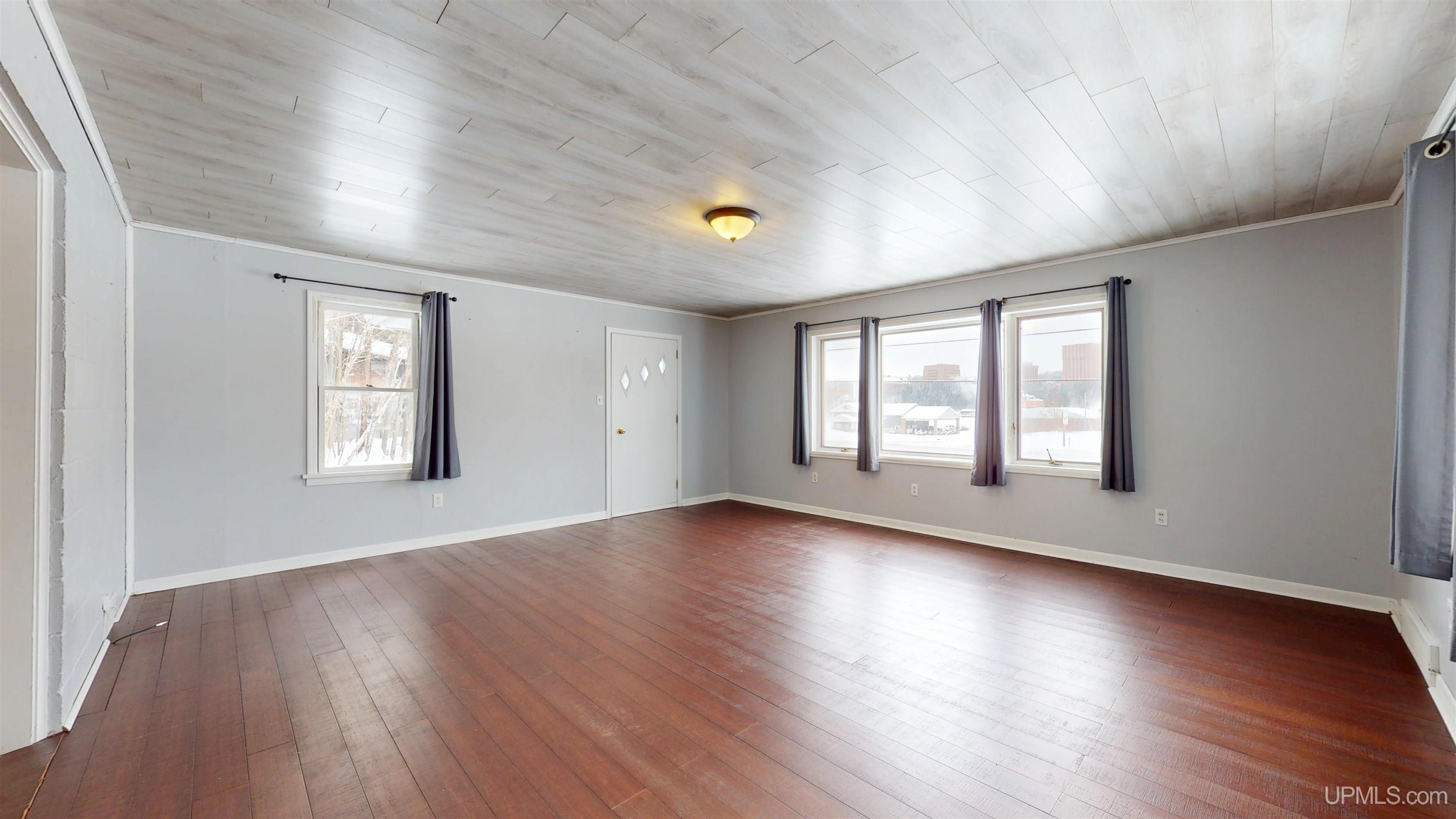 21108 Royce Road Hancock, MI 49930 - Photo 3 of 40 Gallery Image 3