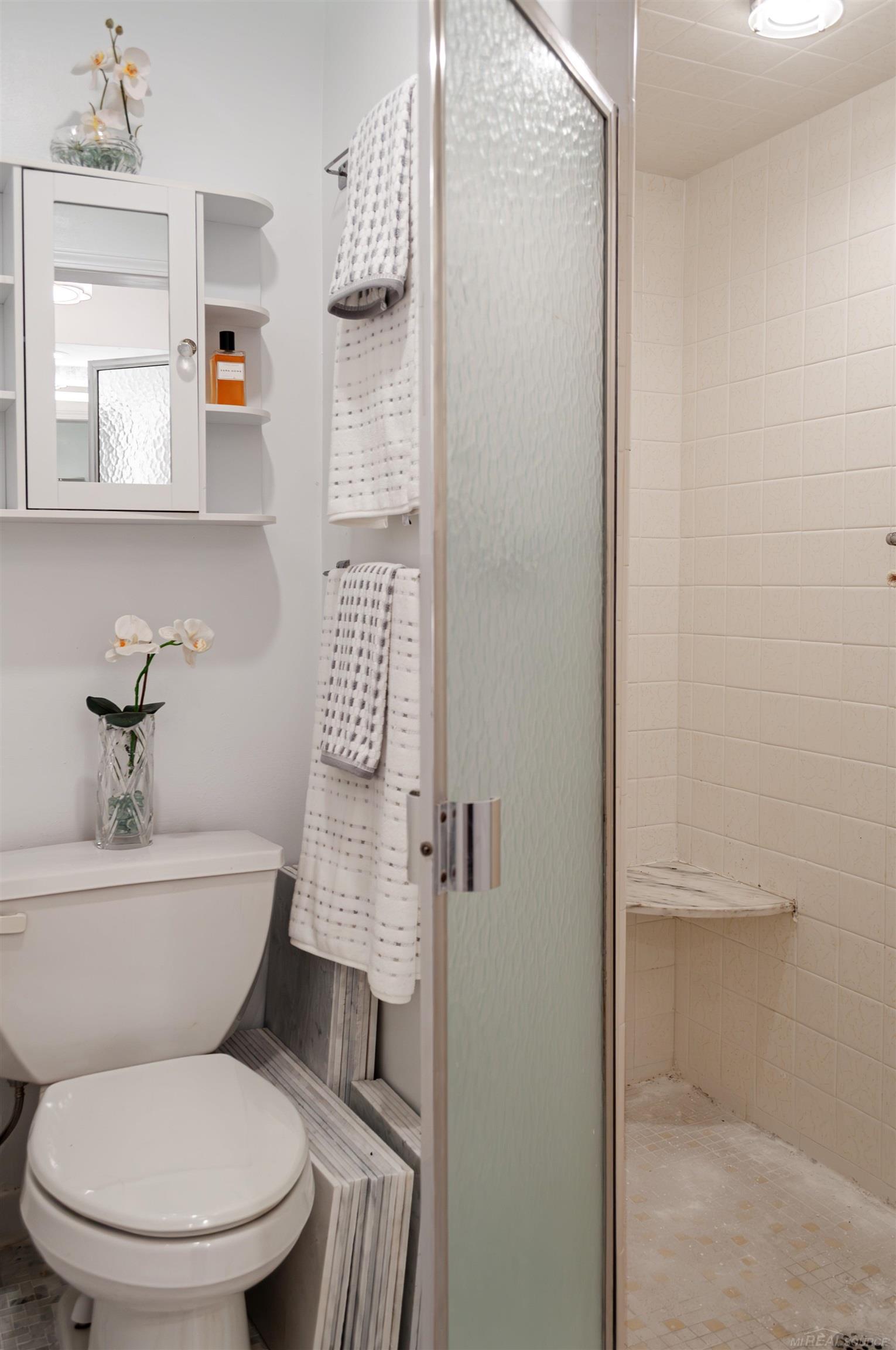1750 Vernier Road, Unit 10 Grosse Pointe Woods, MI 48236 - Photo 33 of 34