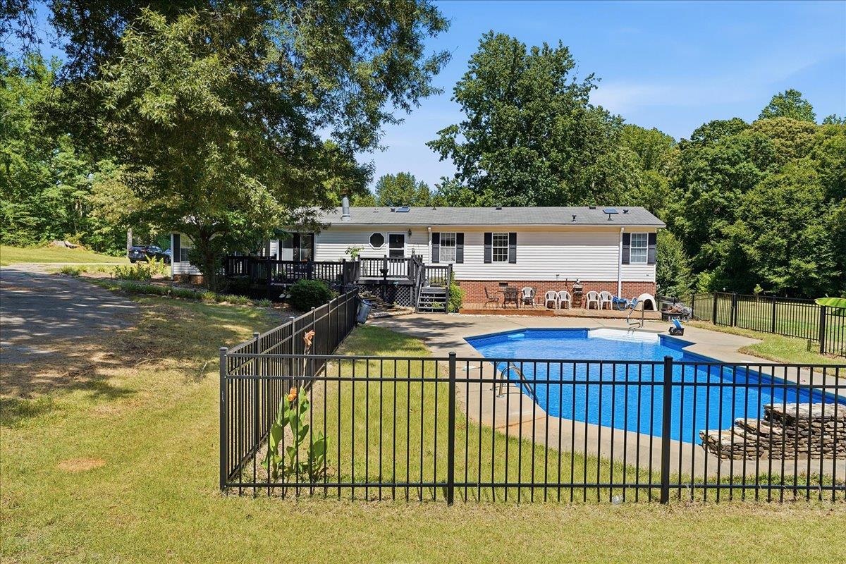 637 Ranch Road Laurens, SC 29360 - Photo 28 of 43