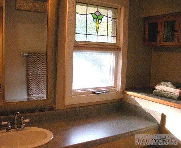 387 Friendship Church Road Boone, NC 28607 - Photo 6 of 21 Gallery Image 6