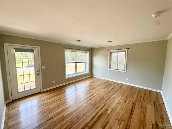 $1,660 | 3730 Forest Glen Drive, Pensacola, FL 32504
