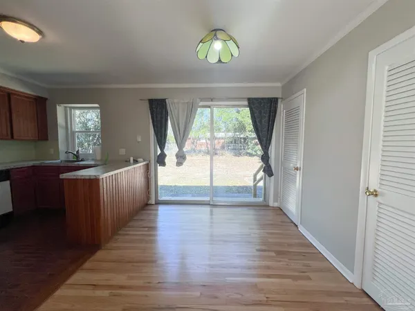 $1,695 | 3730 Forest Glen Drive, Pensacola, FL 32504