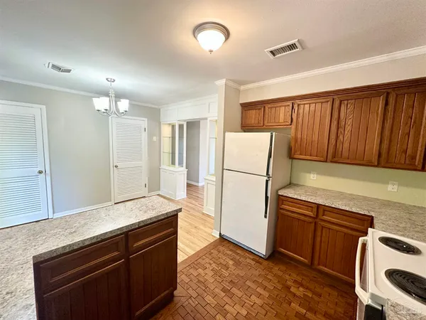 $1,660 | 3730 Forest Glen Drive, Pensacola, FL 32504