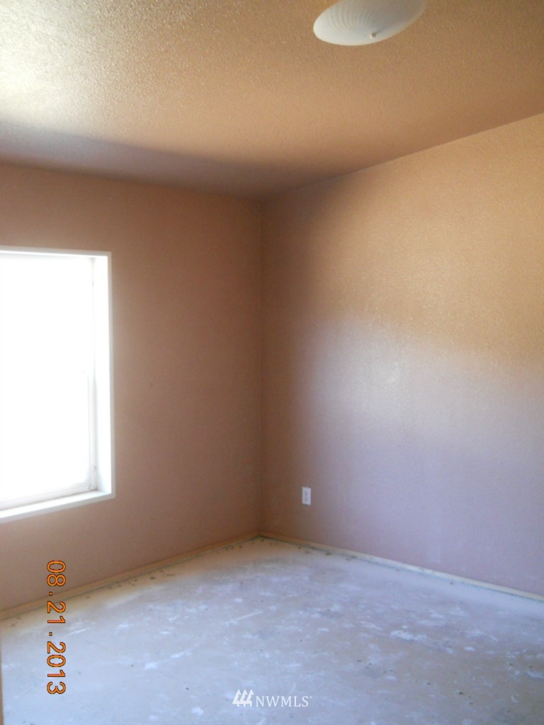 8805 178th Avenue Southwest Rochester, WA 98579 - Photo 12 of 15