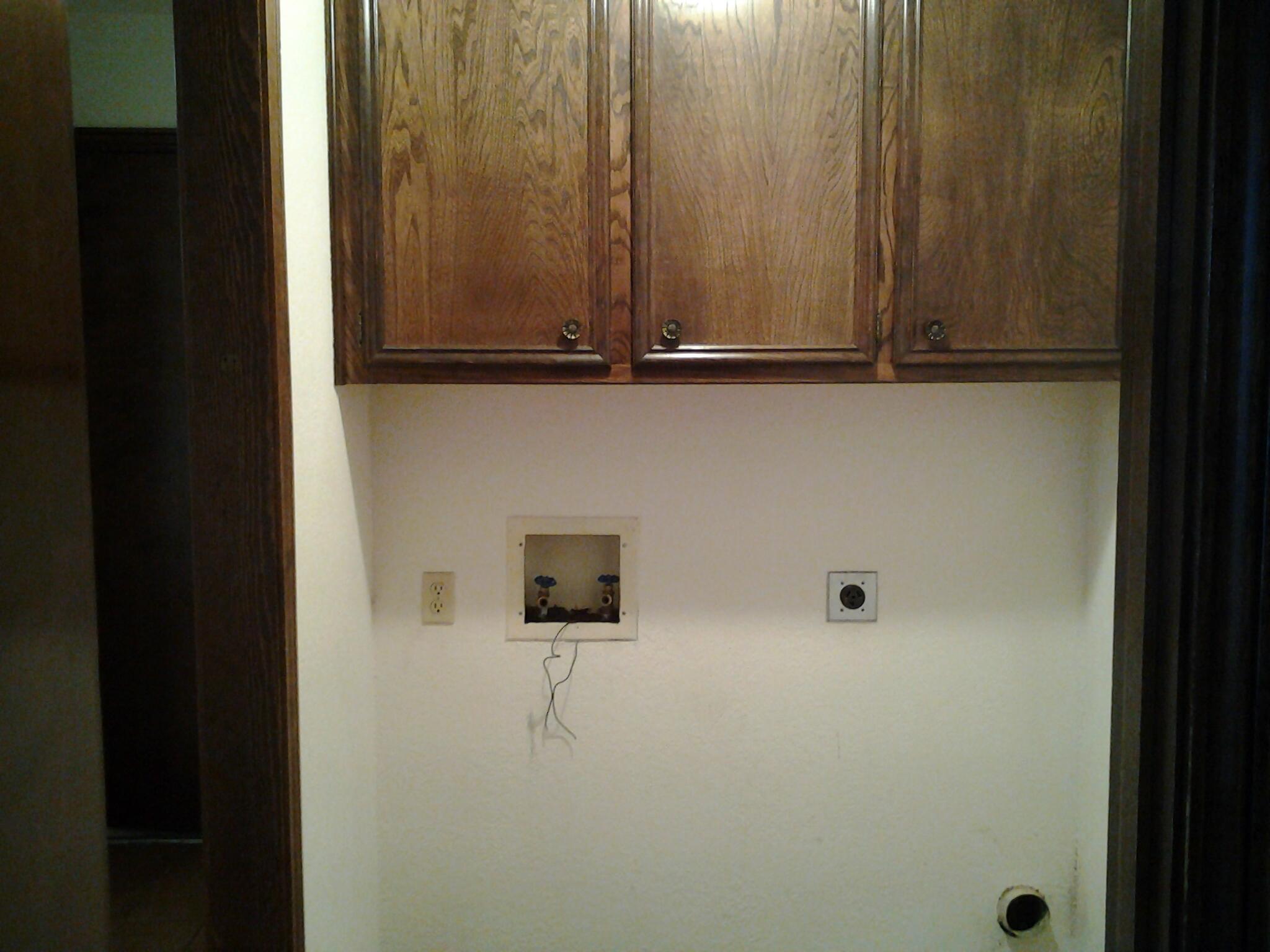 216 Northeast 26th Street Lamesa, TX 79331 - Photo 10 of 15 Laundry Room