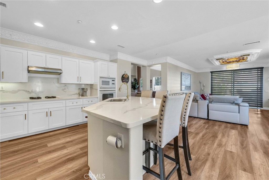 11499 Bridgeway Drive Riverside, CA 92505 - Photo 22 of 65 Kitchen