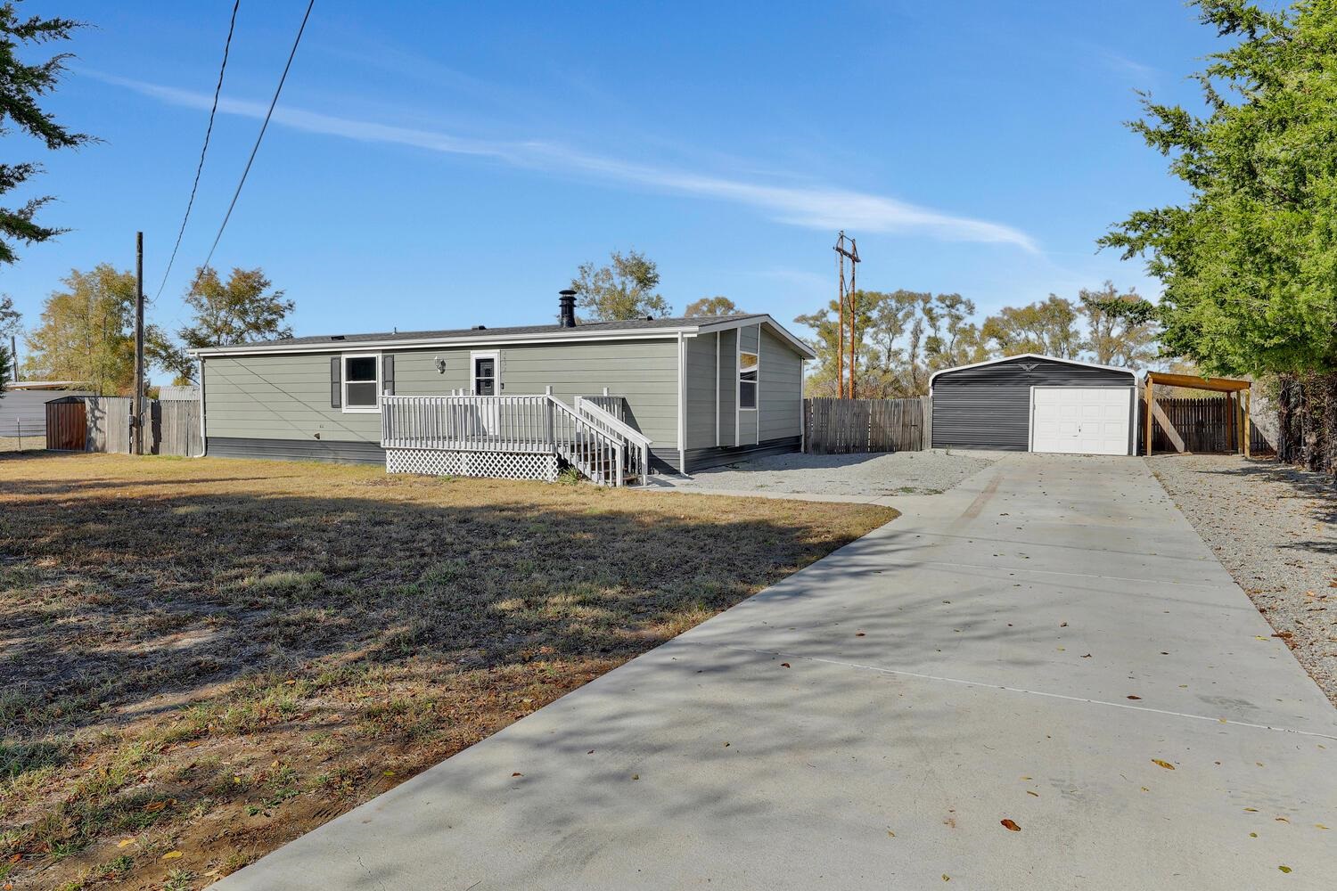 2432 Winesap Street Wichita, KS 67216 - Photo 1 of 33