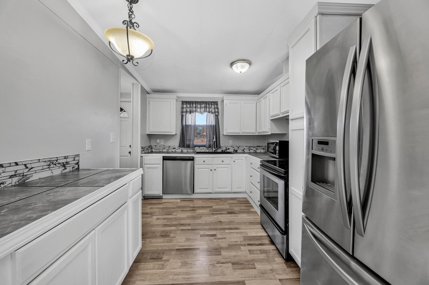 2432 Winesap Street Wichita, KS 67216 - Photo 11 of 33