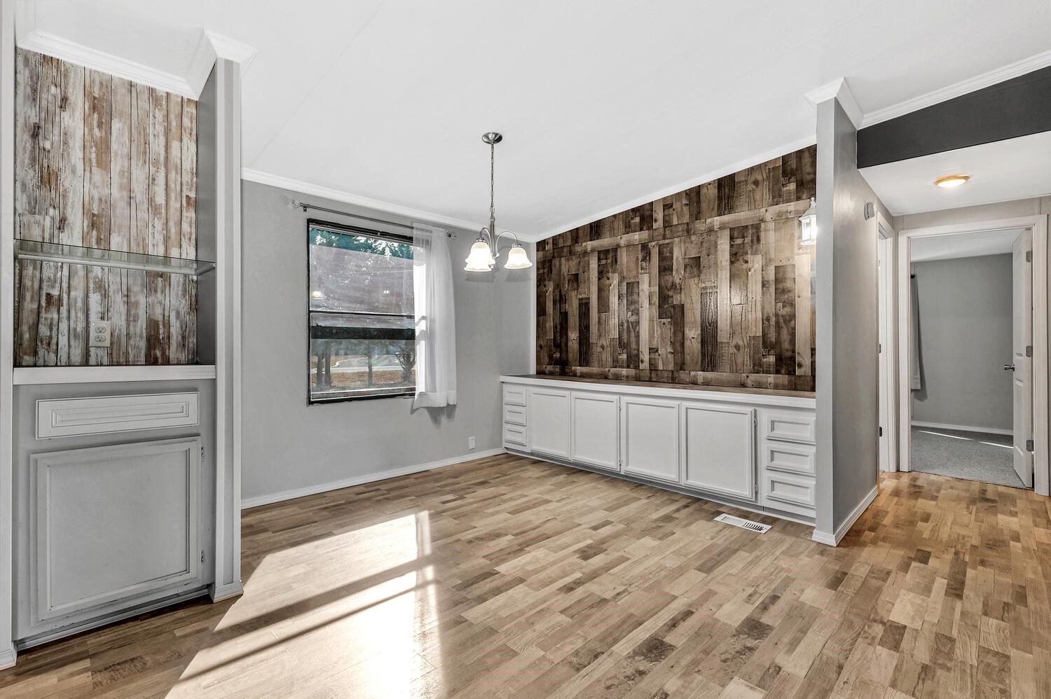 2432 Winesap Street Wichita, KS 67216 - Photo 8 of 33