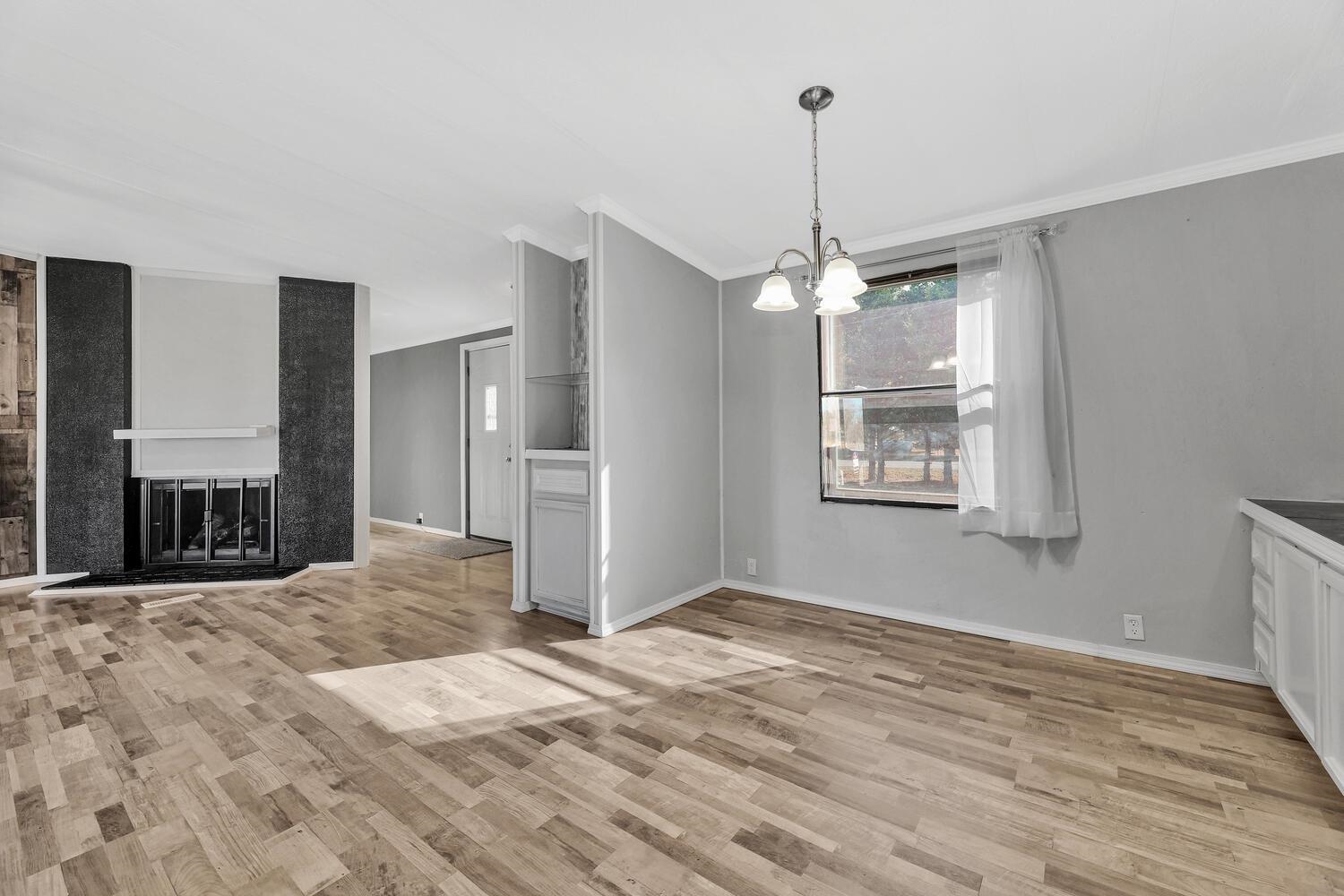 2432 Winesap Street Wichita, KS 67216 - Photo 9 of 33