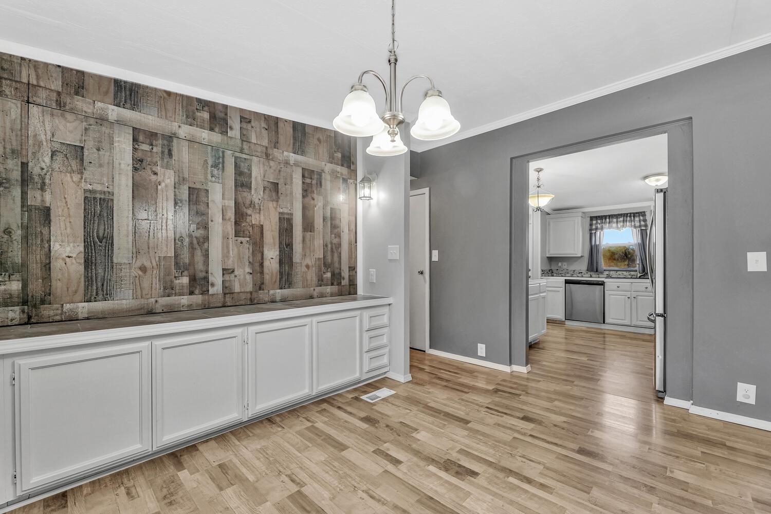 2432 Winesap Street Wichita, KS 67216 - Photo 10 of 33