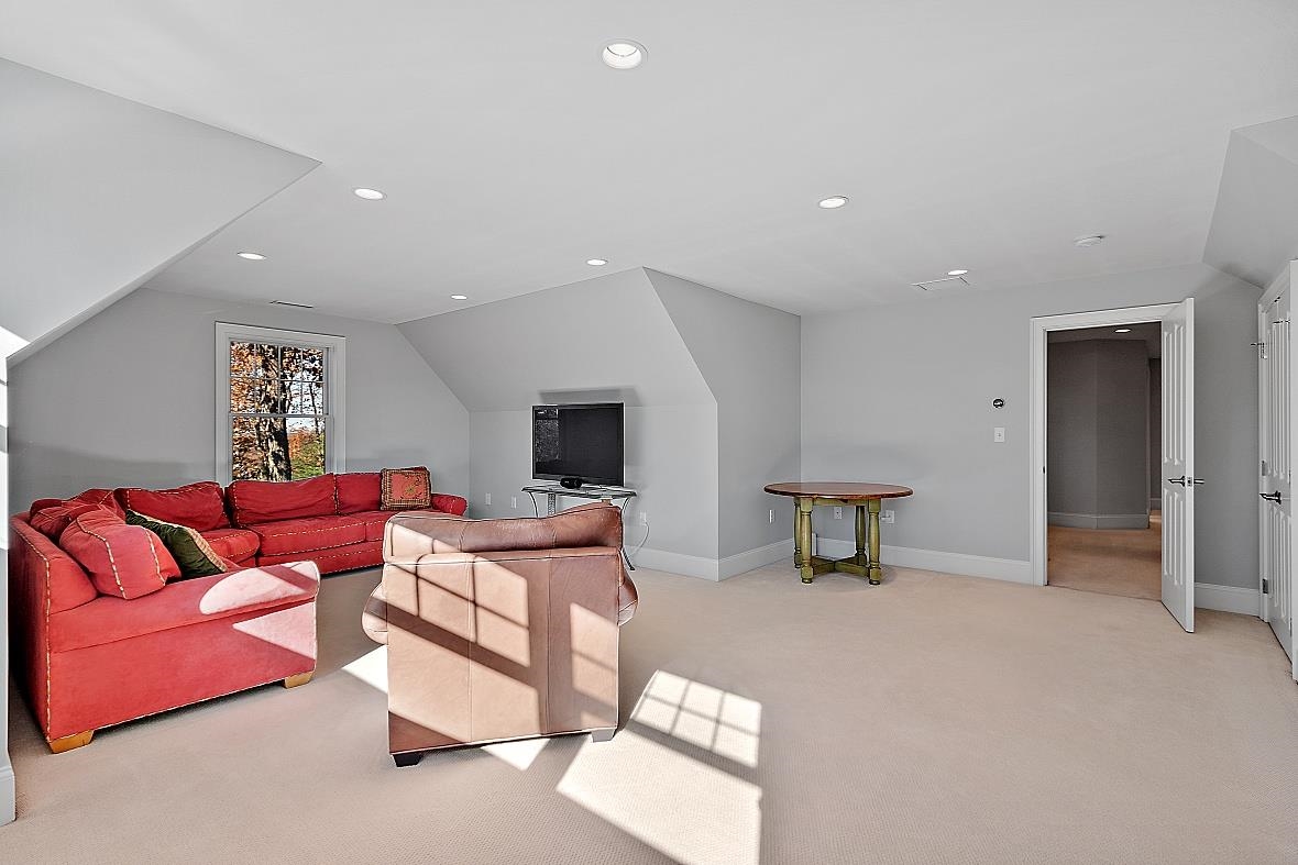 21 Bennington Road Windham, NH 03087 - Photo 23 of 40