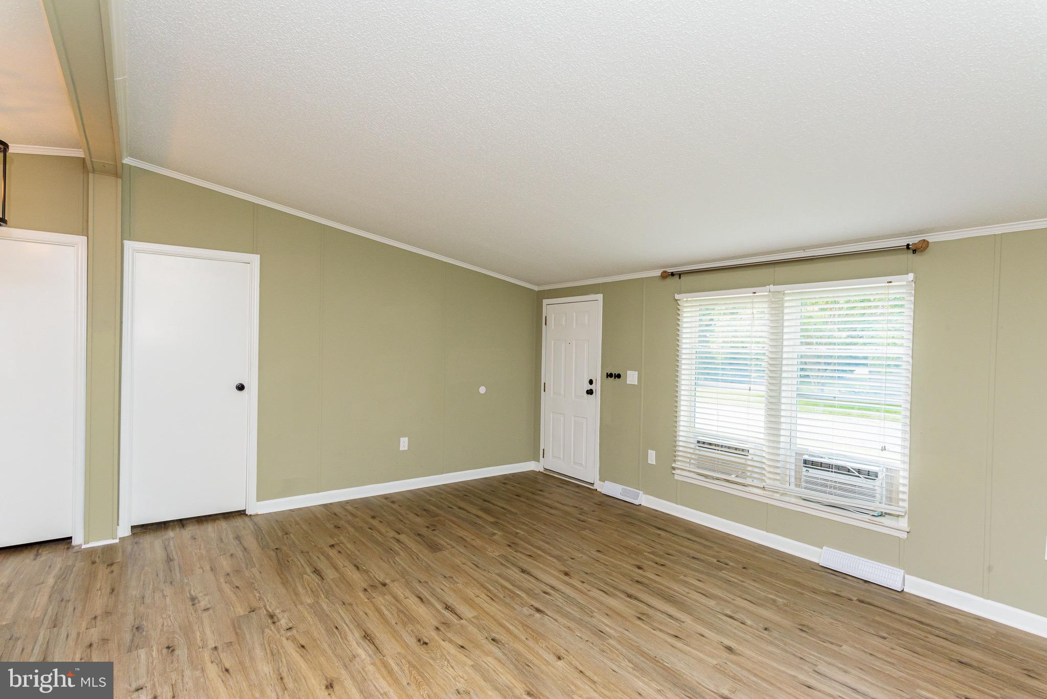 10323 Henry Road, Unit 12 Berlin, MD 21811 - Photo 15 of 52 Entry way