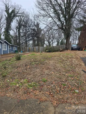 $399,990 | 320 Woodvale Place, Charlotte, NC 28208