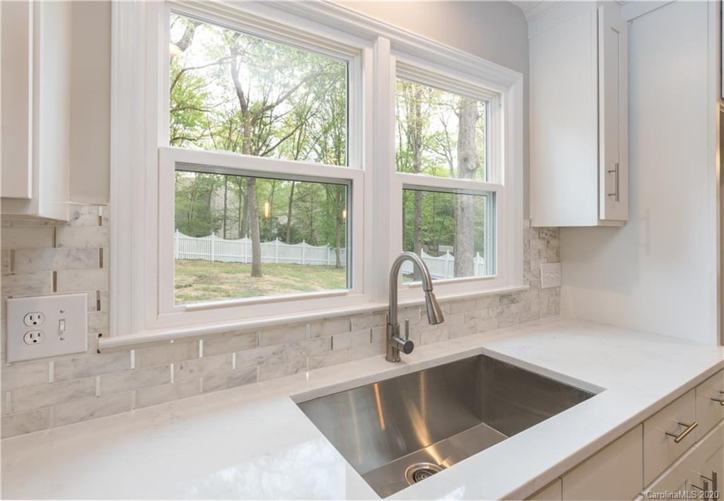 10949 Painted Tree Road Charlotte, NC 28226 - Photo 8 of 28 Gallery Image 8