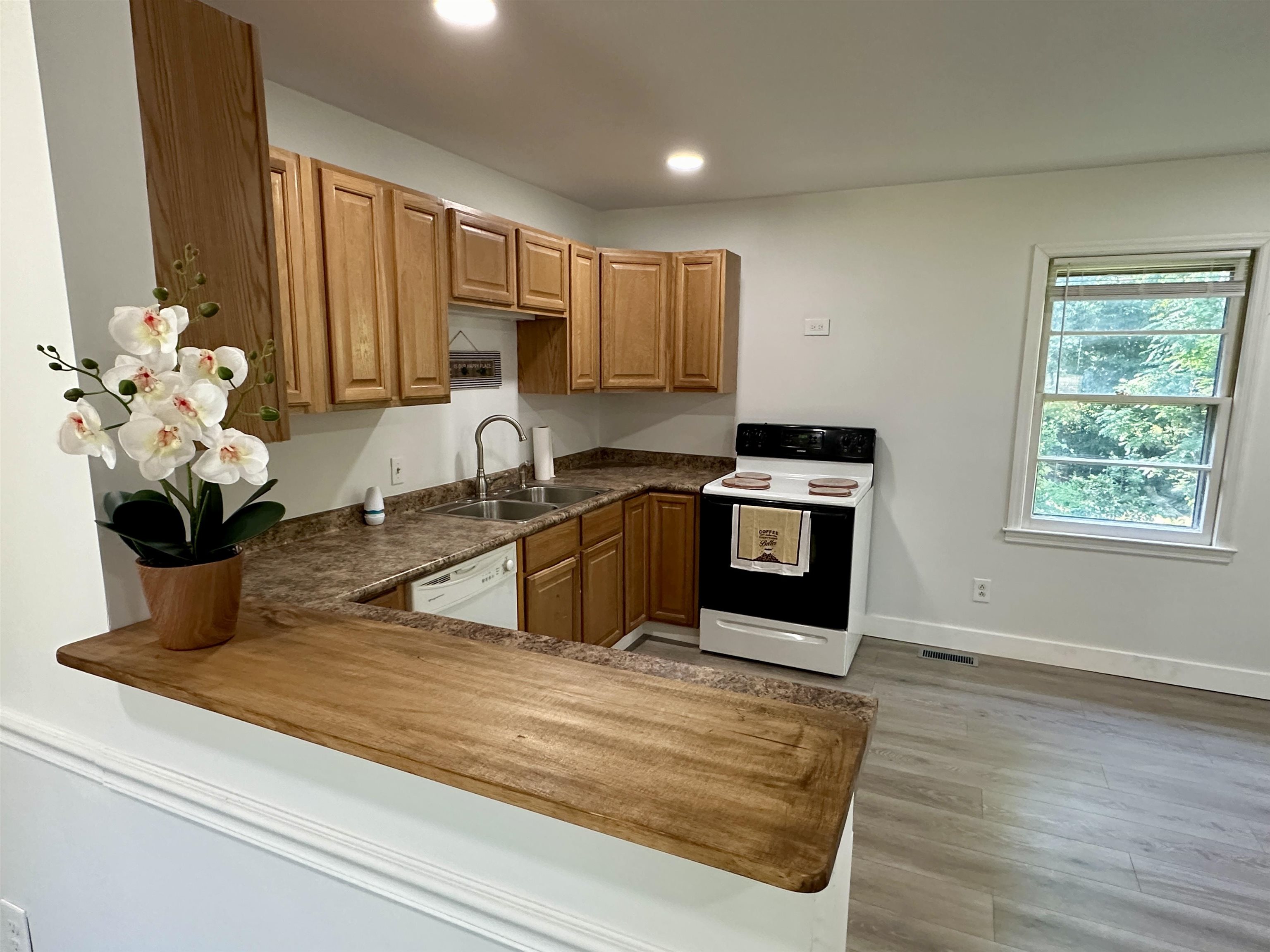 114 Tranquility Road Spartanburg, SC 29307 - Photo 9 of 27 Gallery Image 9
