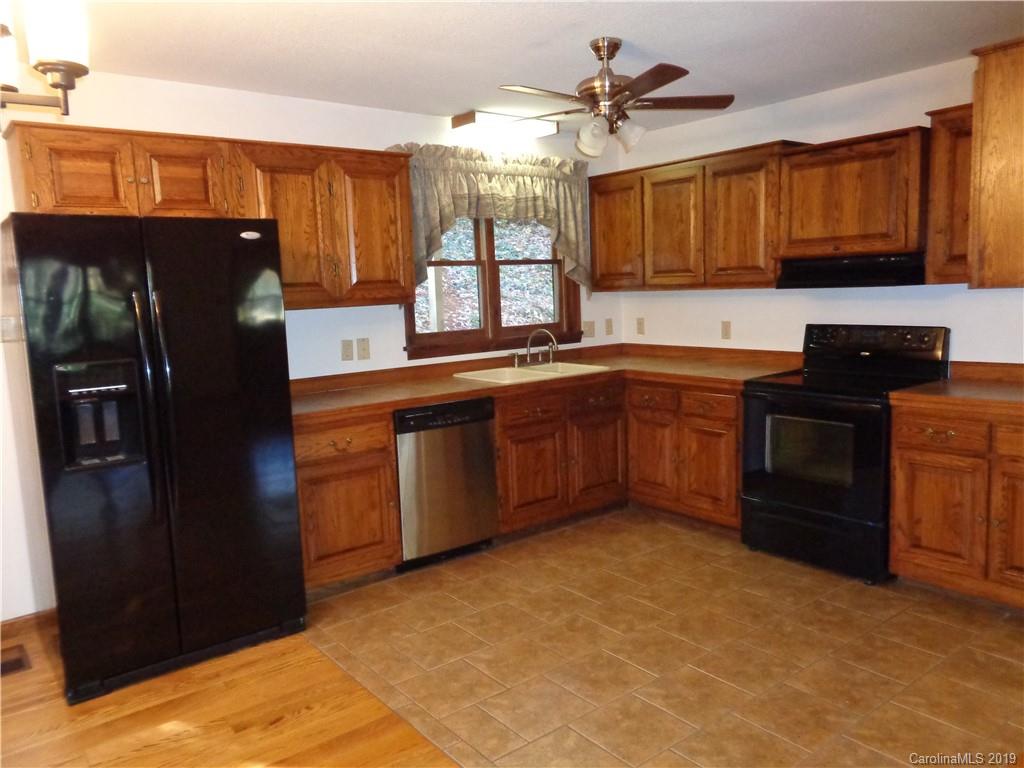 1060 Cannon Road Marion, NC 28752 - Photo 8 of 39 Gallery Image 8