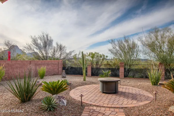 $470,000 | 8371 North Amber Burst Drive, Tucson, AZ 85743