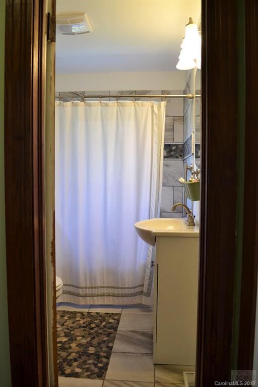 404 Patton Street Morganton, NC 28655 - Photo 11 of 18