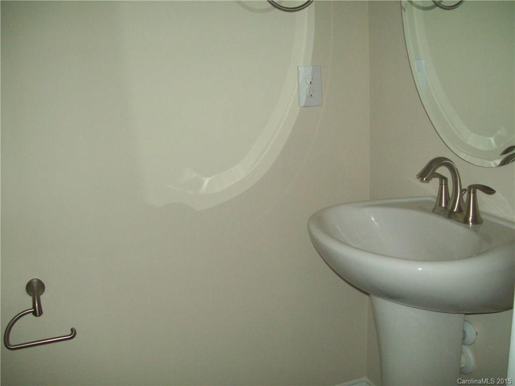 9221 Inverness Bay Road Charlotte, NC 28278 - Photo 15 of 24 Gallery Image 15