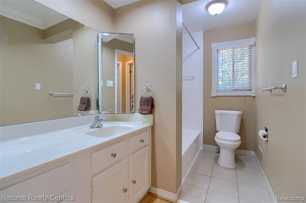 16547 Middlebelt Road, Unit 6 Livonia, MI 48154 - Photo 20 of 29