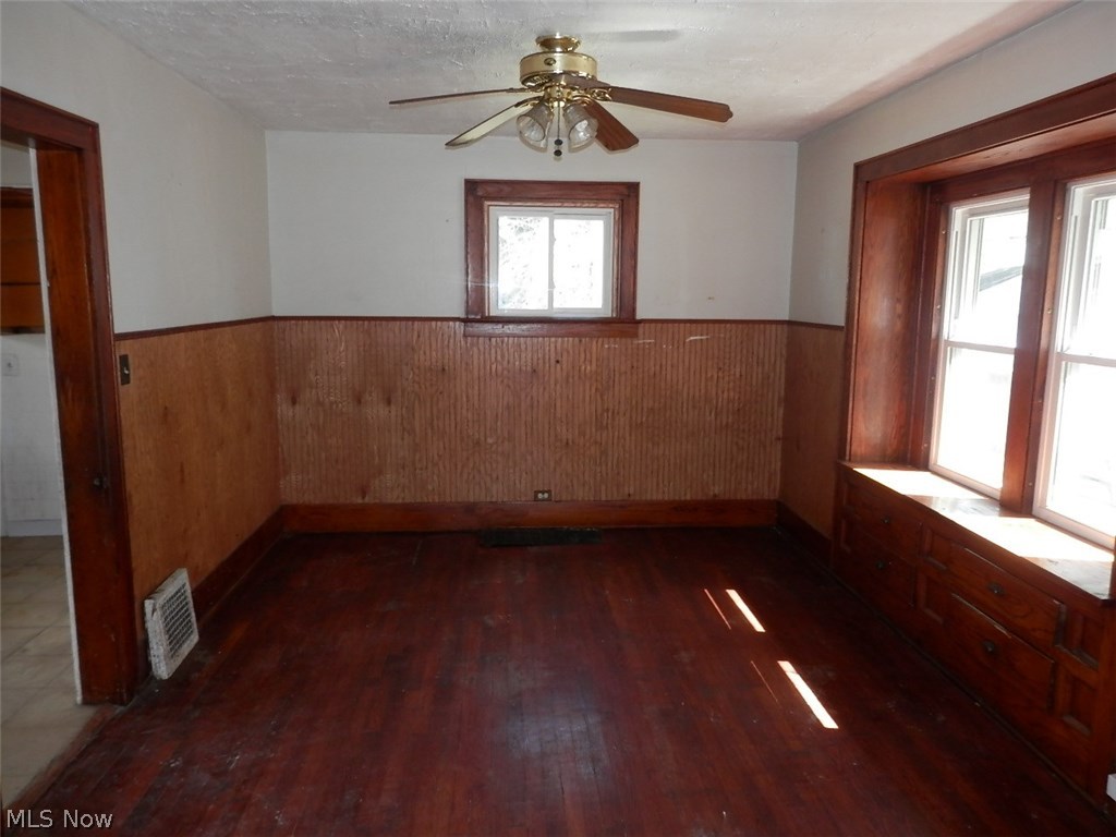 1019 Avon Street Akron, OH 44310 - Photo 3 of 14 Gallery Image 3