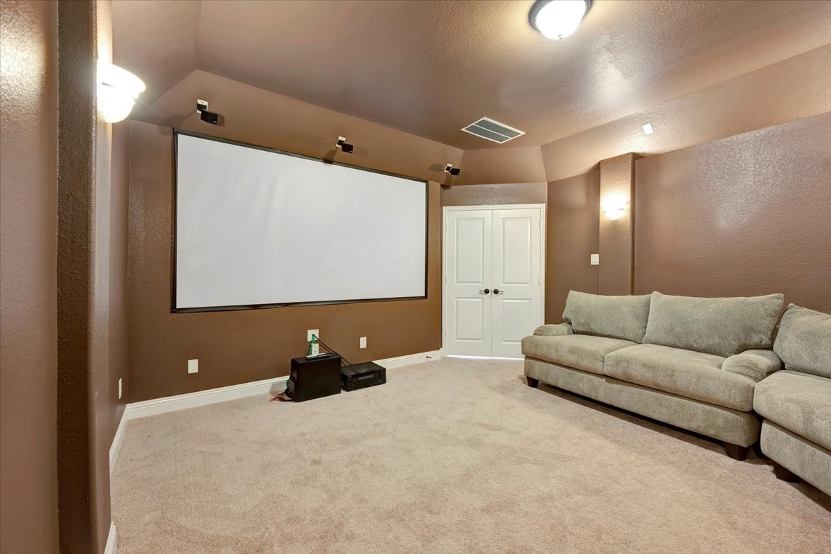 5410 Marble Acres Court Houston, TX 77059 - Photo 40 of 49 a living room with furniture