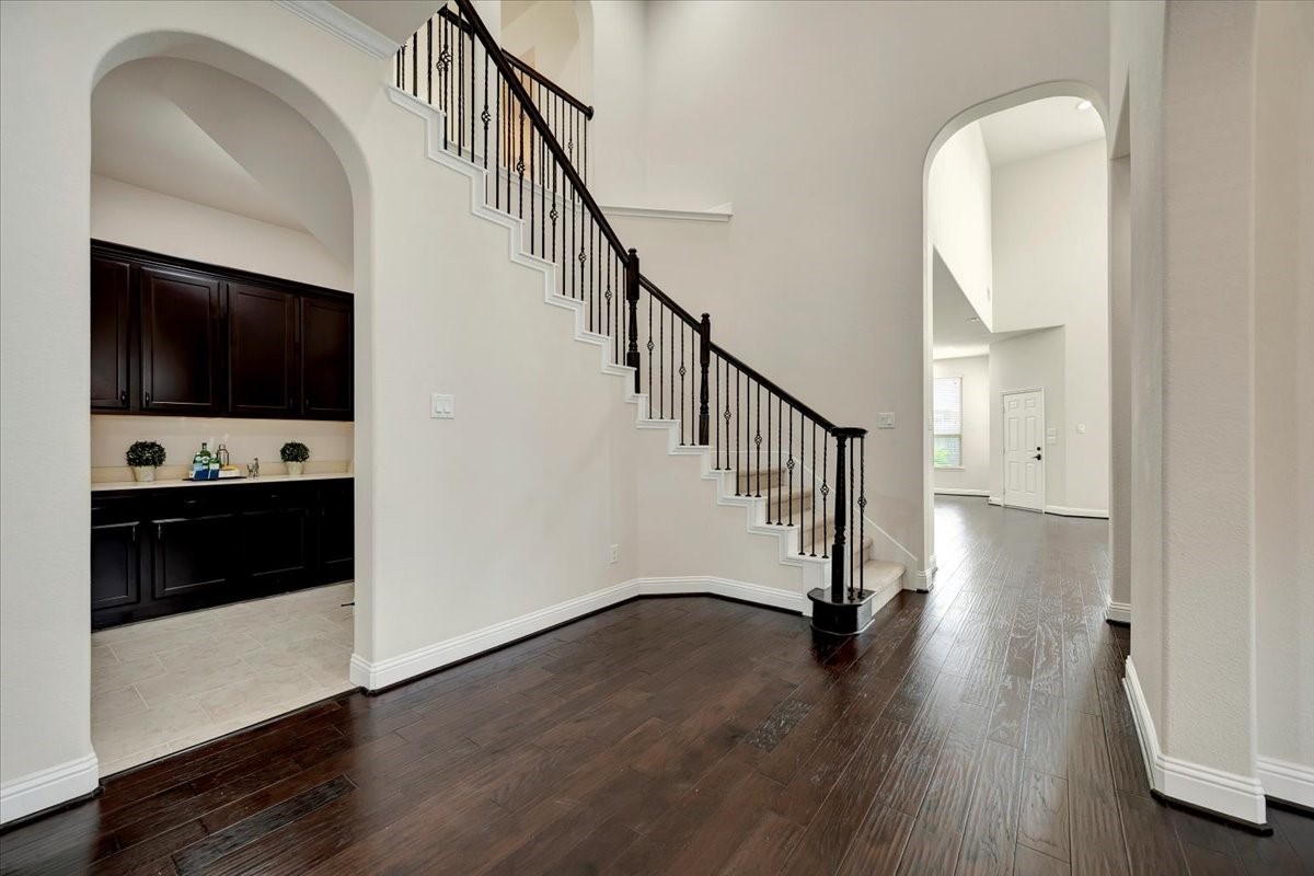 5410 Marble Acres Court Houston, TX 77059 - Photo 9 of 49 a view of livingroom with wooden floor and electronic appliances