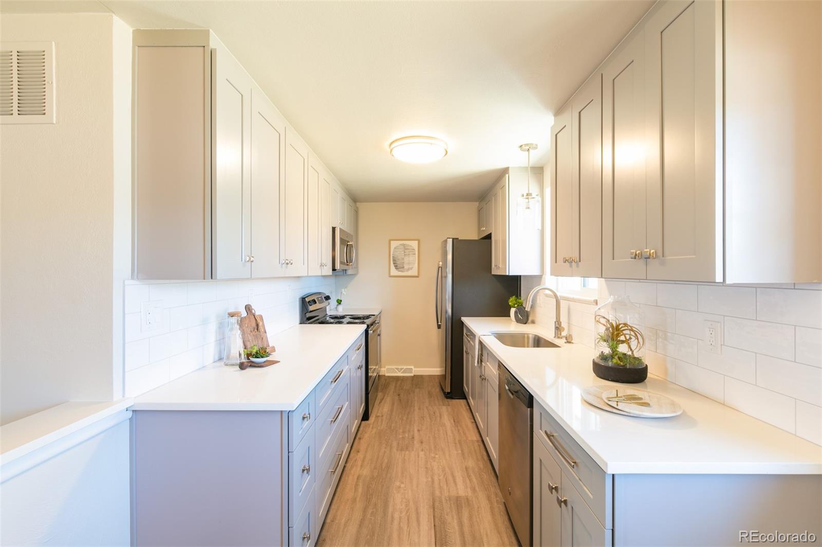4694 Independence Street Wheat Ridge, CO 80033 - Photo 4 of 17 Gallery Image 4