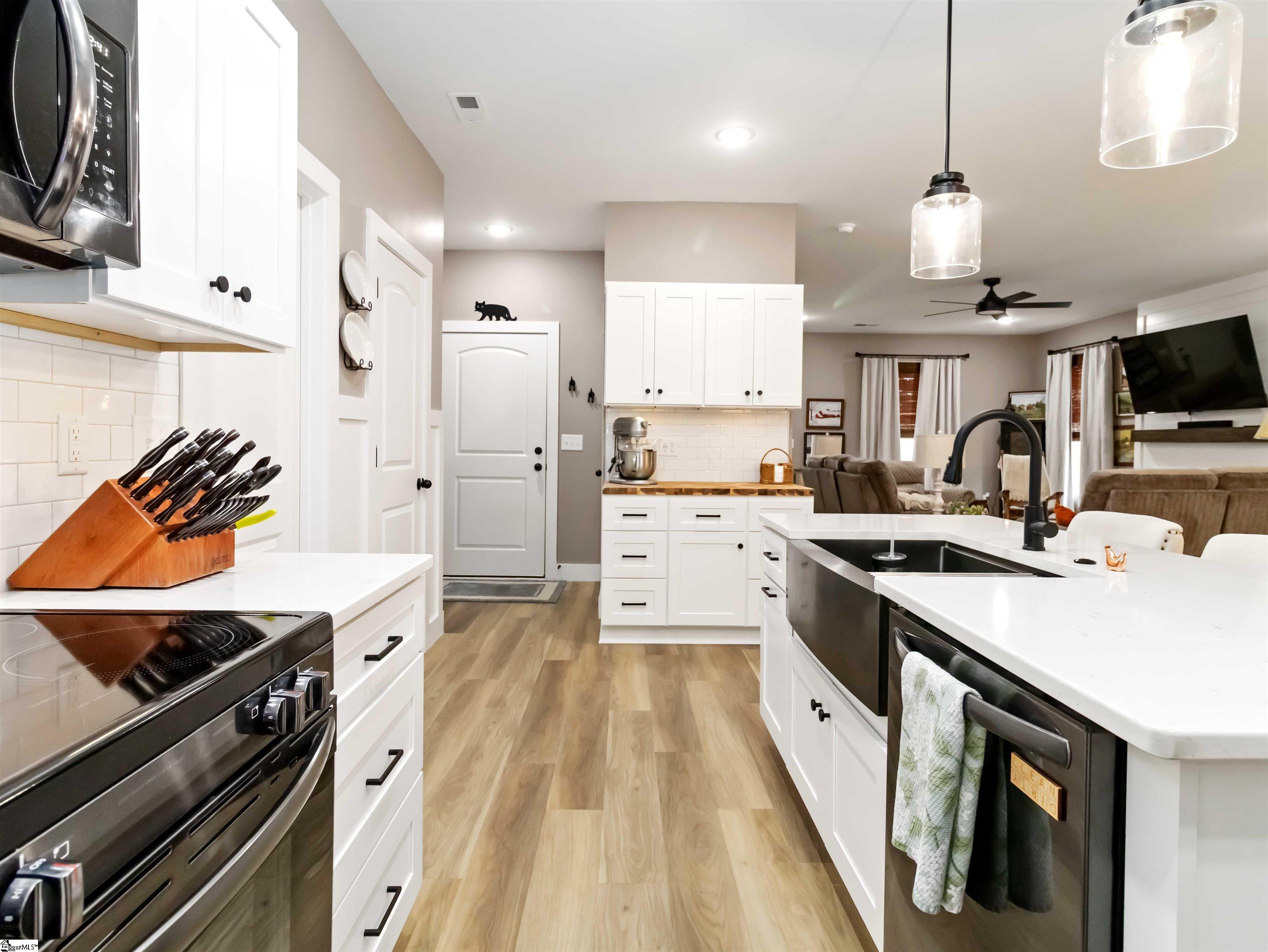 4524 Pine Lane Anderson, SC 29621 - Photo 10 of 25 Kitchen