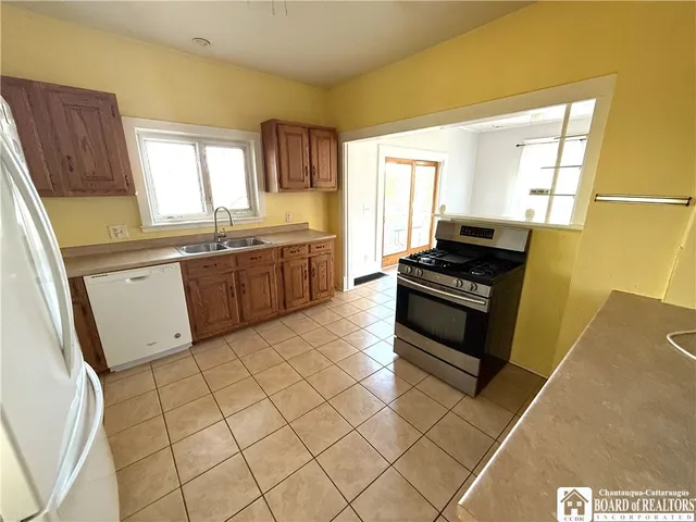 $154,900 | 22 Monroe Street, Hanover, NY 14136