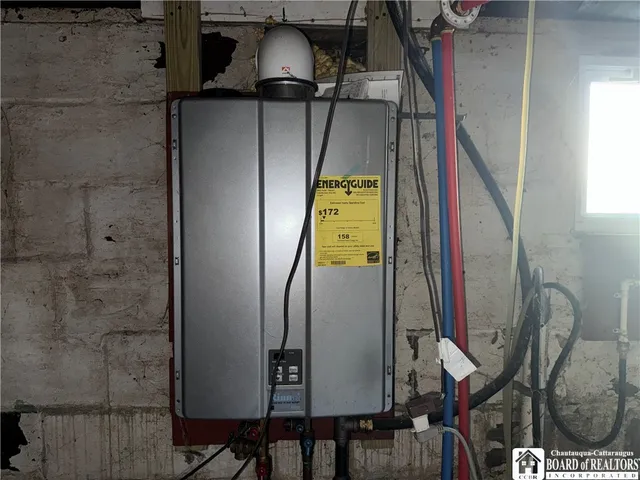 $154,900 | 22 Monroe Street, Hanover, NY 14136