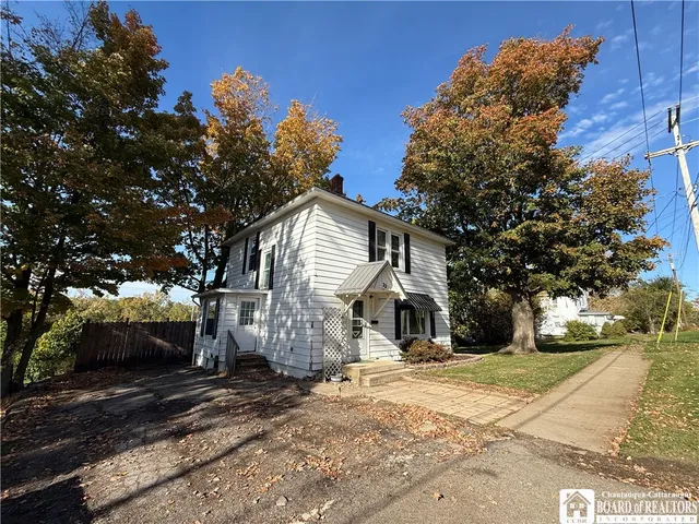 $154,900 | 22 Monroe Street, Hanover, NY 14136