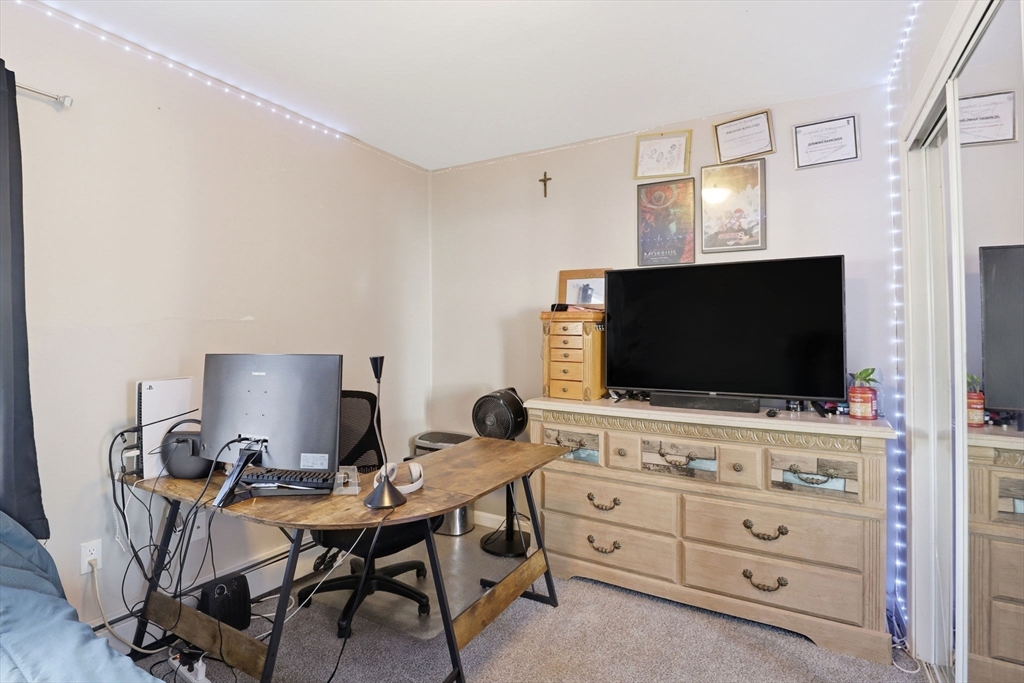 477 Palmer Street Fall River, MA 02721 - Photo 12 of 31