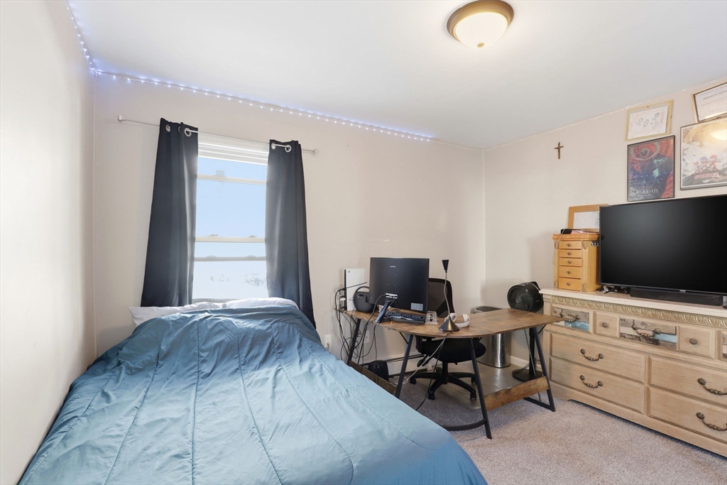 477 Palmer Street Fall River, MA 02721 - Photo 13 of 31